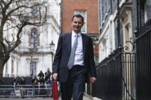 IMF Warns UK: National Insurance Cut Risks Worsening Debt Burden