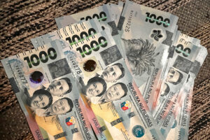 Peso sinks to new 20-month low as hawkish Fed bolsters dollar