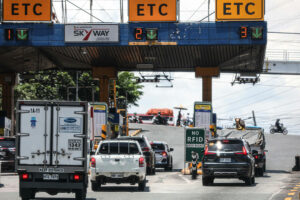 DoTr postpones imposition of fines for motorists with no RFID