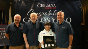 Yulo receives gold bars from Cebuana Lhuillier