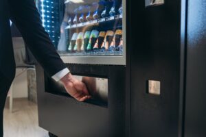 Maximize Profit and Convenience: The Benefits of Renting Snack Vending Machines