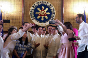 Marcos signs Magna Carta for Seafarers measure into law