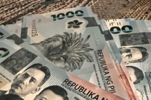 Peso extends climb on bets of big Fed cut