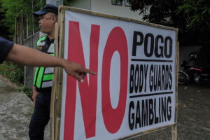 Deport foreign POGO workers by year-end, PAGCOR told