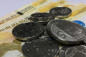 Peso weakens to 2-month low after Fed minutes