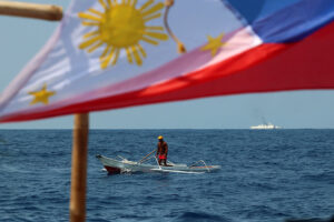 Poll: 73% of Pinoys won’t vote for pro-China bets