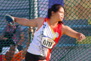 Della, 16, breaks the 16-17 boys 200m IM Batang Pinoy record