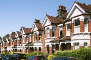 UK house prices expected to rise by 2.5% in 2025 despite budget constraints