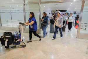 75 OFWs from Lebanon return