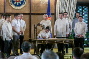 Marcos signs priority measure on apprenticeship incentives