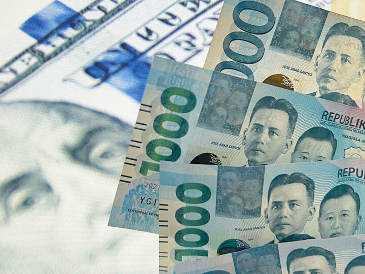 Peso weakens versus dollar as markets await Fed signals