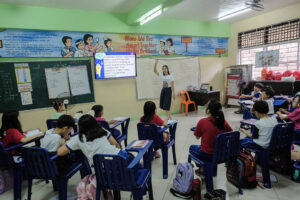 The demographic dividend of the Philippines: Learning from others