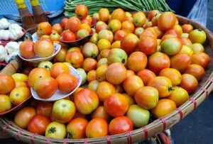 Vegetable prices to remain high after typhoons