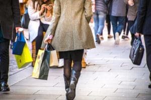 UK Christmas shopping rebounds with higher spending on high street and online