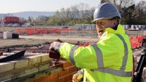 Things to consider when buying construction site workwear