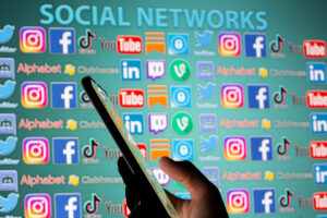 Monitor social media, Comelec told