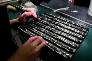 Manufacturing growth slows in Jan.