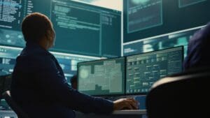 Public sector pay gap endangers UK’s cybersecurity, experts warn