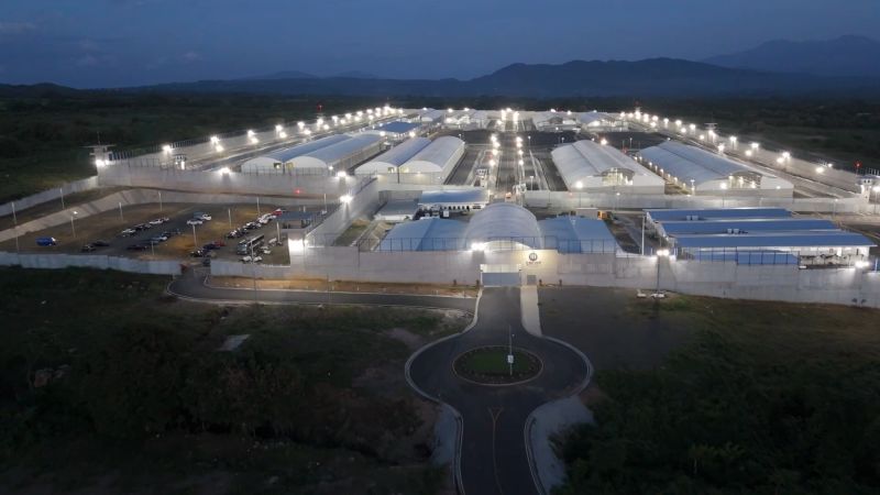 In notorious Salvadoran prison, US deportees live in identical cells to convicted gangsters