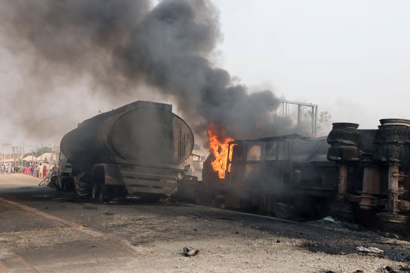 More than 100 people killed after floods submerge market town in Nigeria