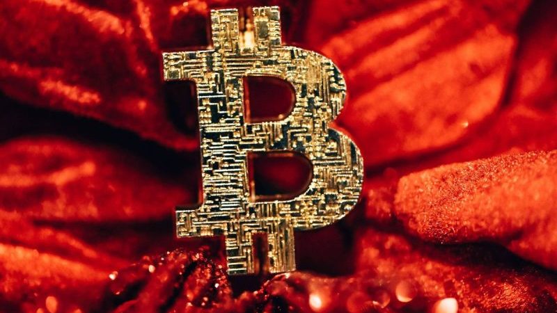 Crypto Market Update: Bitcoin ETFs Log Record Outflow Over Last Two Months