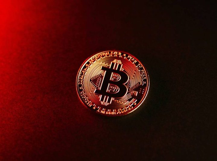 Crypto Market Update: Bitcoin Drops to New Lows After Weekend Sell-off